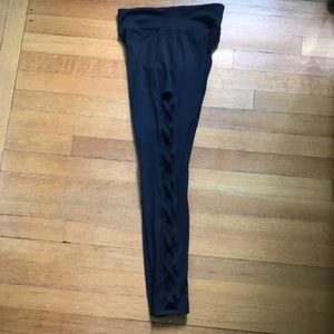 Cross- legged black leggings